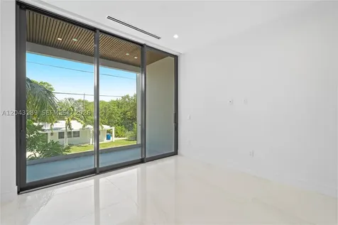 16 Seaside Avenue Key Largo FL 33037