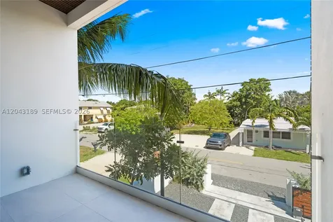16 Seaside Avenue Key Largo FL 33037