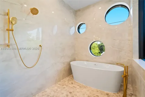 16 Seaside Avenue Key Largo FL 33037