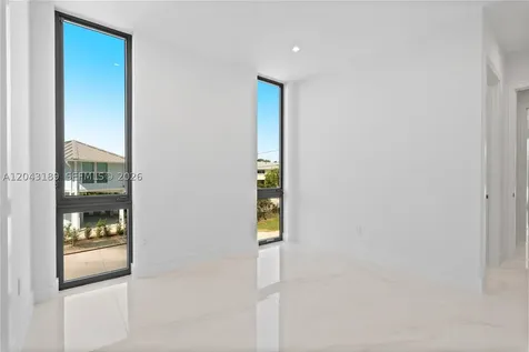 16 Seaside Avenue Key Largo FL 33037