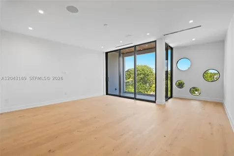 16 Seaside Avenue Key Largo FL 33037
