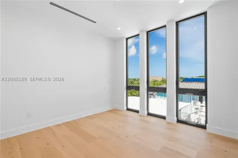 16 Seaside Avenue Key Largo FL 33037