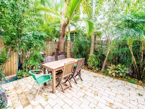 1127 S Meridian Avenue Miami Beach FL 33139