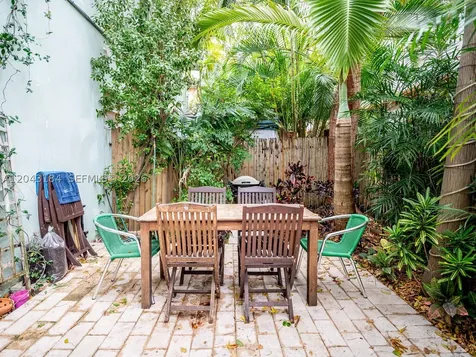 1127 S Meridian Avenue Miami Beach FL 33139