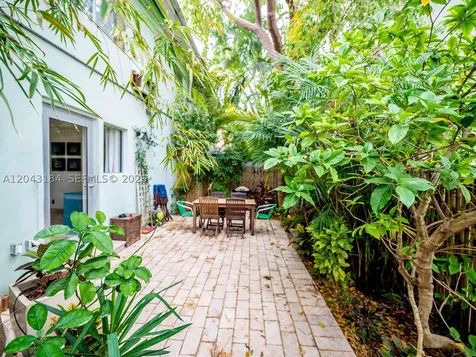 1127 S Meridian Avenue Miami Beach FL 33139