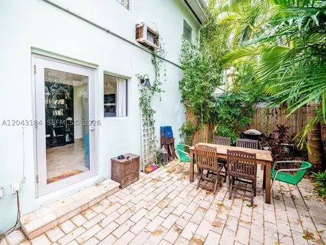 1127 S Meridian Avenue Miami Beach FL 33139