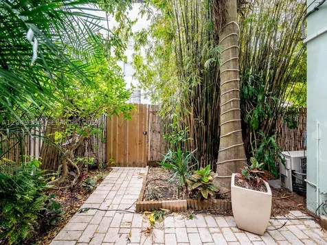 1127 S Meridian Avenue Miami Beach FL 33139