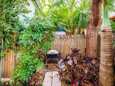 1127 S Meridian Avenue Miami Beach FL 33139
