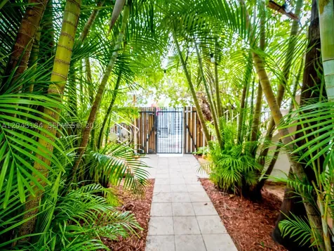 1127 S Meridian Avenue Miami Beach FL 33139