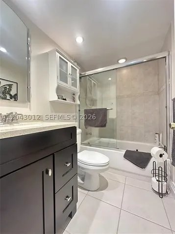 1009 Harwood C Deerfield Beach FL 33442