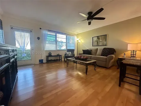1009 Harwood C Deerfield Beach FL 33442