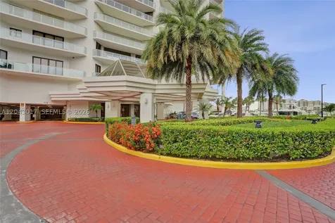 19500 Turnberry Way Aventura FL 33180
