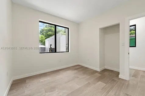 1020 NW 49th Street Miami FL 33127