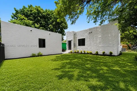 1020 NW 49th Street Miami FL 33127