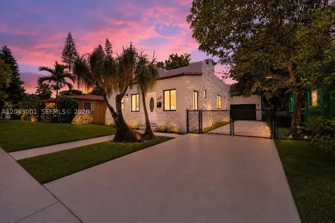 1020 NW 49th Street Miami FL 33127