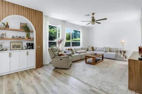 10777 Charleston Place Cooper City FL 33026