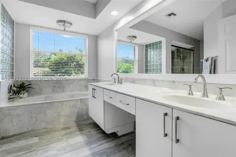 10777 Charleston Place Cooper City FL 33026