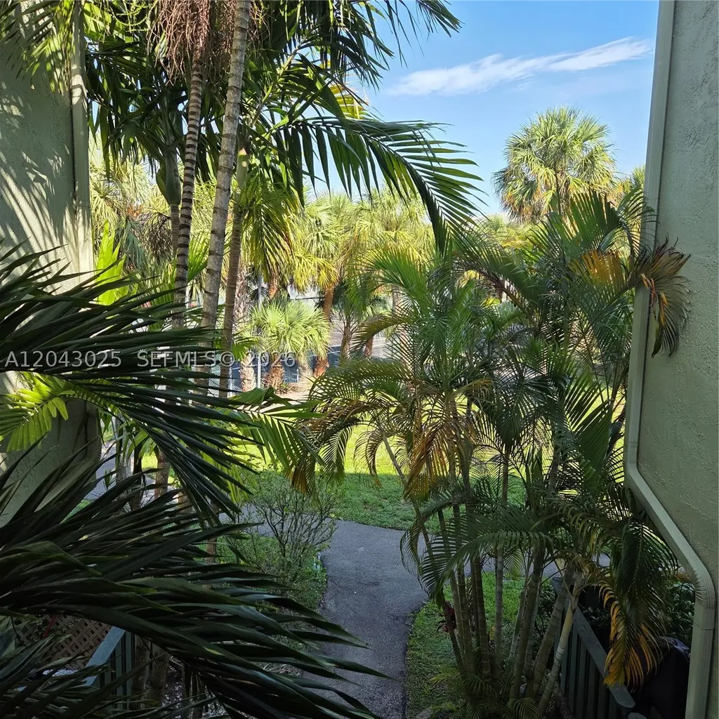 8905 NW 28th Drive Coral Springs FL 33065