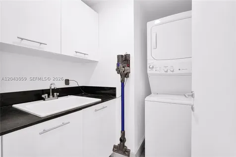3951 S Ocean Drive Hollywood FL 33019