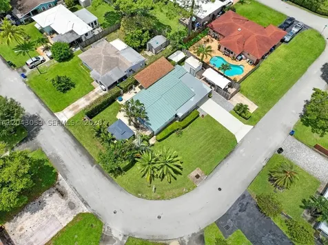 330 NE 48th Street Oakland Park FL 33334
