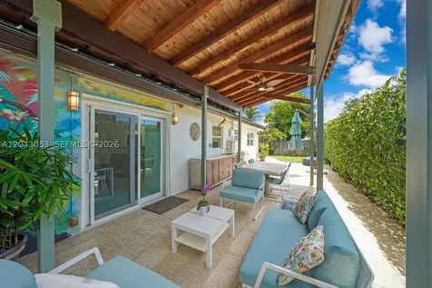 330 NE 48th Street Oakland Park FL 33334