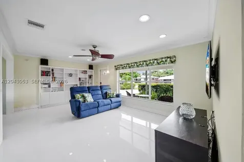330 NE 48th Street Oakland Park FL 33334