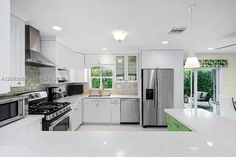 330 NE 48th Street Oakland Park FL 33334