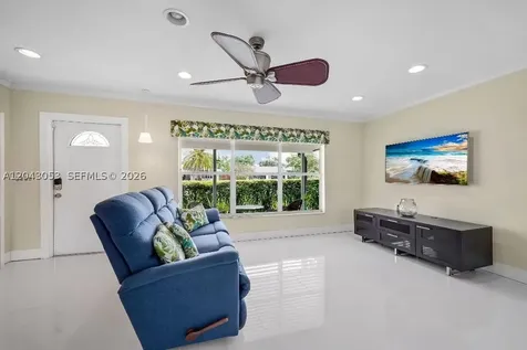 330 NE 48th Street Oakland Park FL 33334