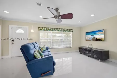 330 NE 48th Street Oakland Park FL 33334