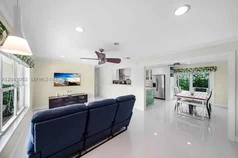 330 NE 48th Street Oakland Park FL 33334