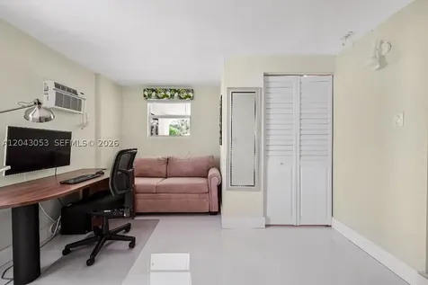 330 NE 48th Street Oakland Park FL 33334