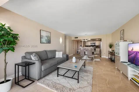 18061 Biscayne Boulevard Aventura FL 33160