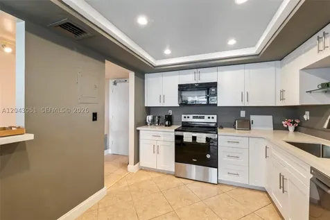 18061 Biscayne Boulevard Aventura FL 33160
