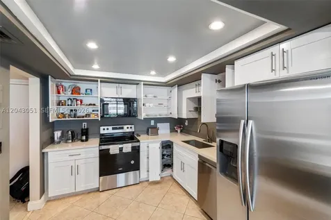 18061 Biscayne Boulevard Aventura FL 33160