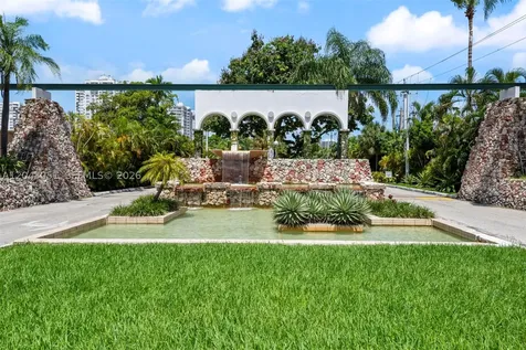 18061 Biscayne Boulevard Aventura FL 33160