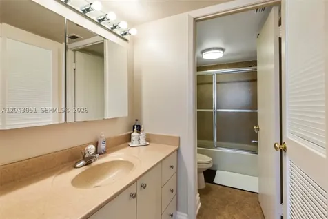 18061 Biscayne Boulevard Aventura FL 33160