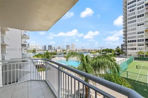 18061 Biscayne Boulevard Aventura FL 33160