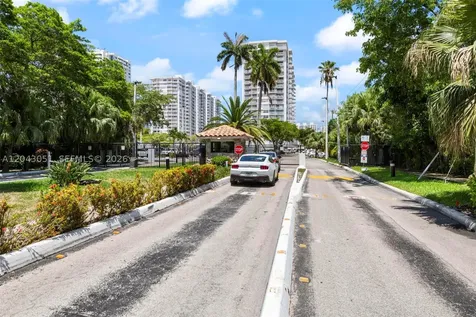 18061 Biscayne Boulevard Aventura FL 33160