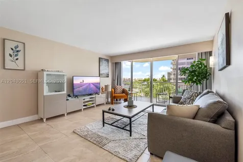 18061 Biscayne Boulevard Aventura FL 33160