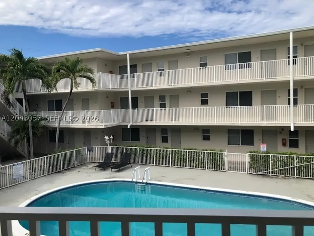 1895 Venice Park Drive Miami FL 33181