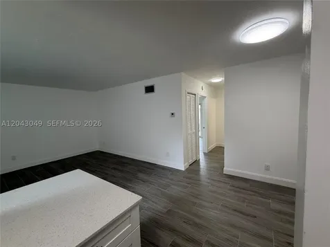 1895 Venice Park Drive Miami FL 33181
