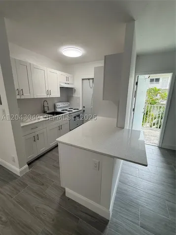 1895 Venice Park Drive Miami FL 33181