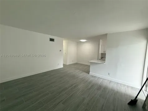 1895 Venice Park Drive Miami FL 33181
