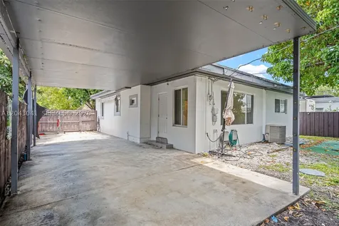 270 NW 51st Avenue Miami FL 33126