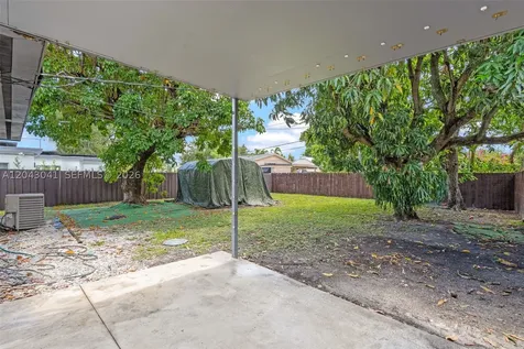 270 NW 51st Avenue Miami FL 33126
