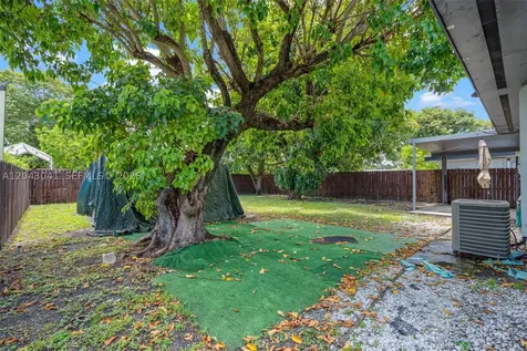 270 NW 51st Avenue Miami FL 33126