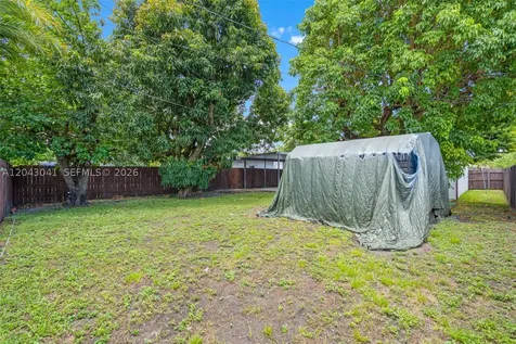 270 NW 51st Avenue Miami FL 33126