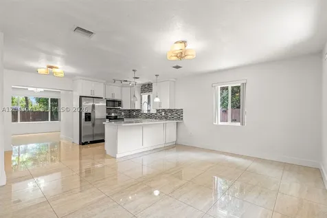 270 NW 51st Avenue Miami FL 33126