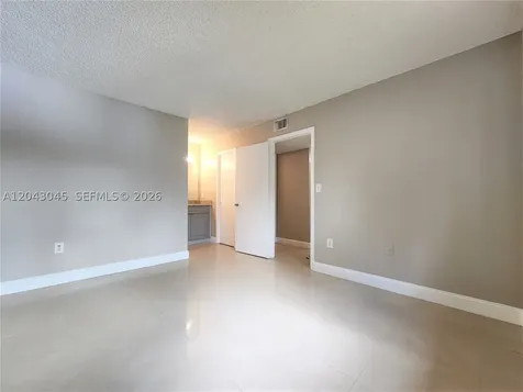 251 Palm Circle W Pembroke Pines FL 33025