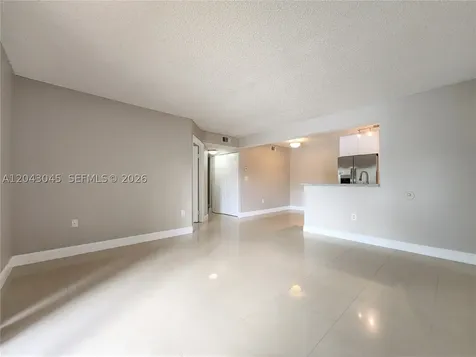 251 Palm Circle W Pembroke Pines FL 33025